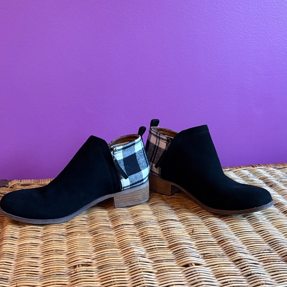 Tom’s Black and Plaid Ankle Boots - Picture 2 of 5